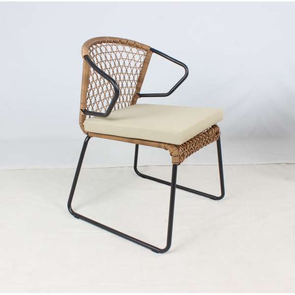 5998ae7b5fdcc1ae07e4113efb174027 1